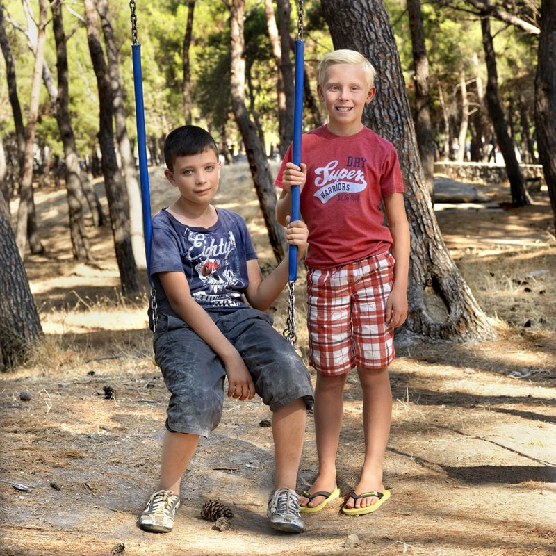 © Marieke Van Der Velden - Alaa and Finn