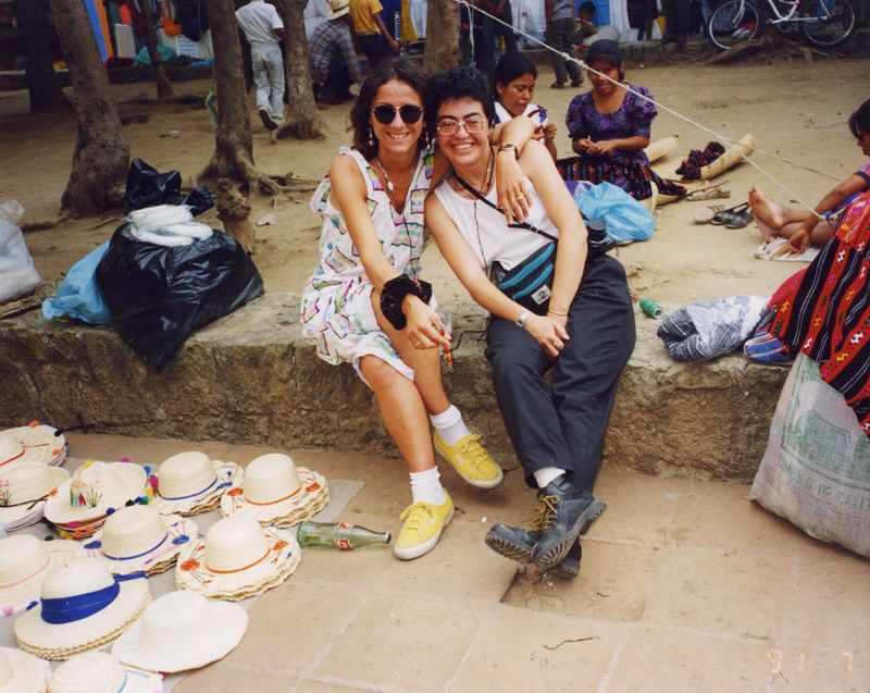 © Quetzal Maucci - Mama Flavia and Mama Lu at an artisan market in Oaxaca, Mexico in July 1991.