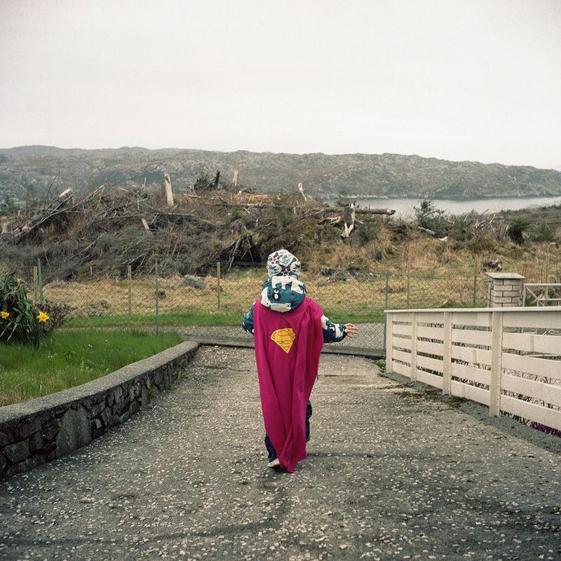 © Mirjam Stenevik - Liam does not want to take his cape off, ever.