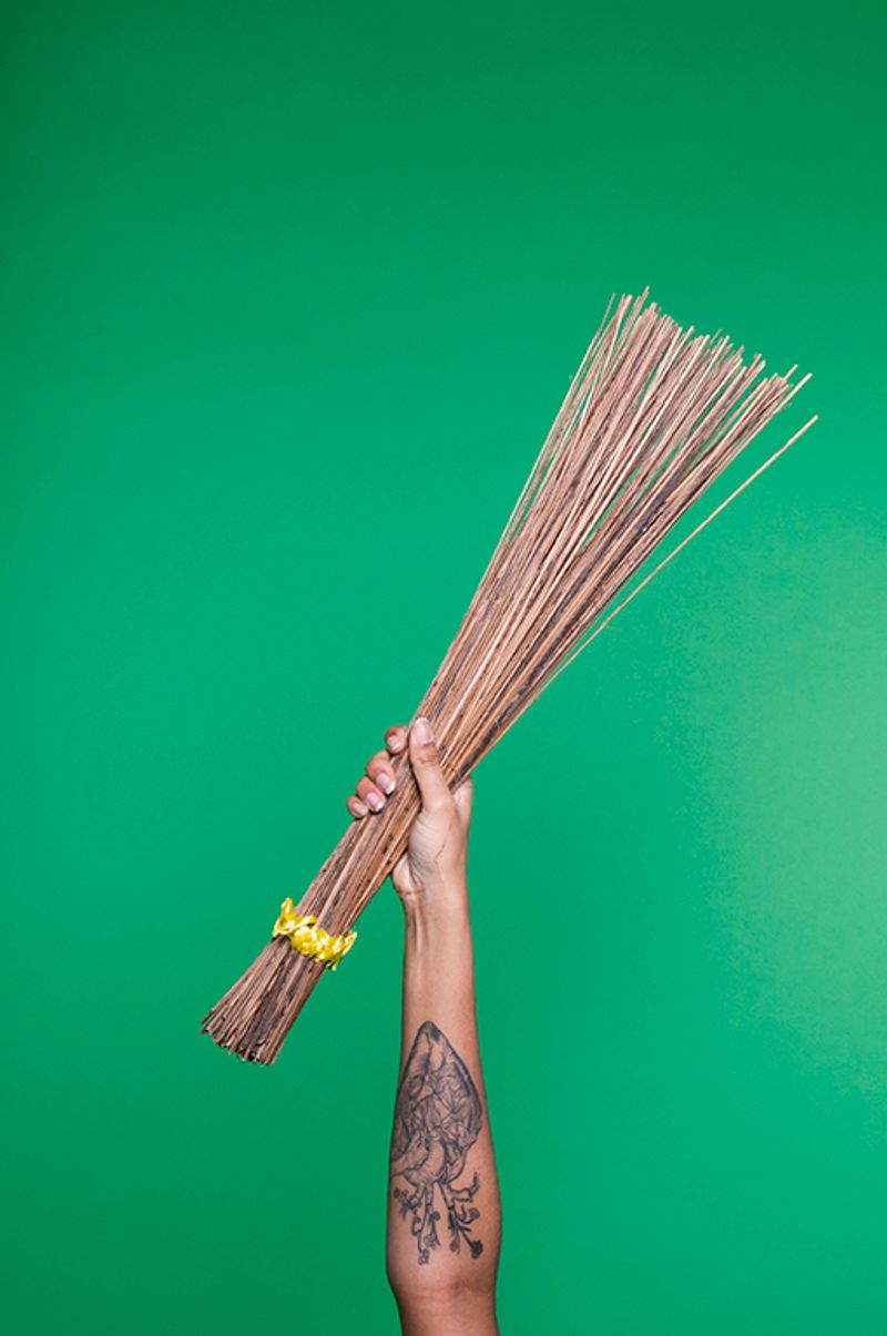 © Audrey Albert - Balye koko (Handmade coconut broom), 2018