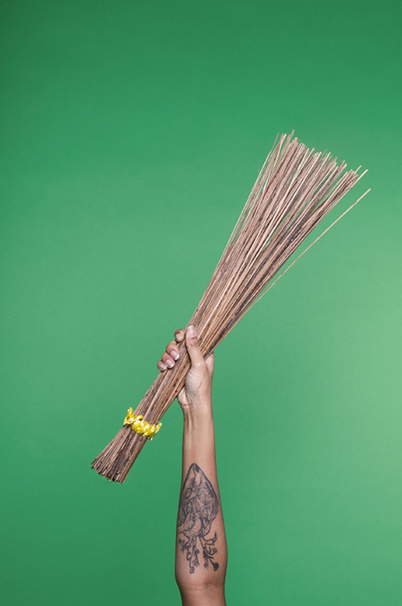 © Audrey Albert - Balye koko (Handmade coconut broom), 2018