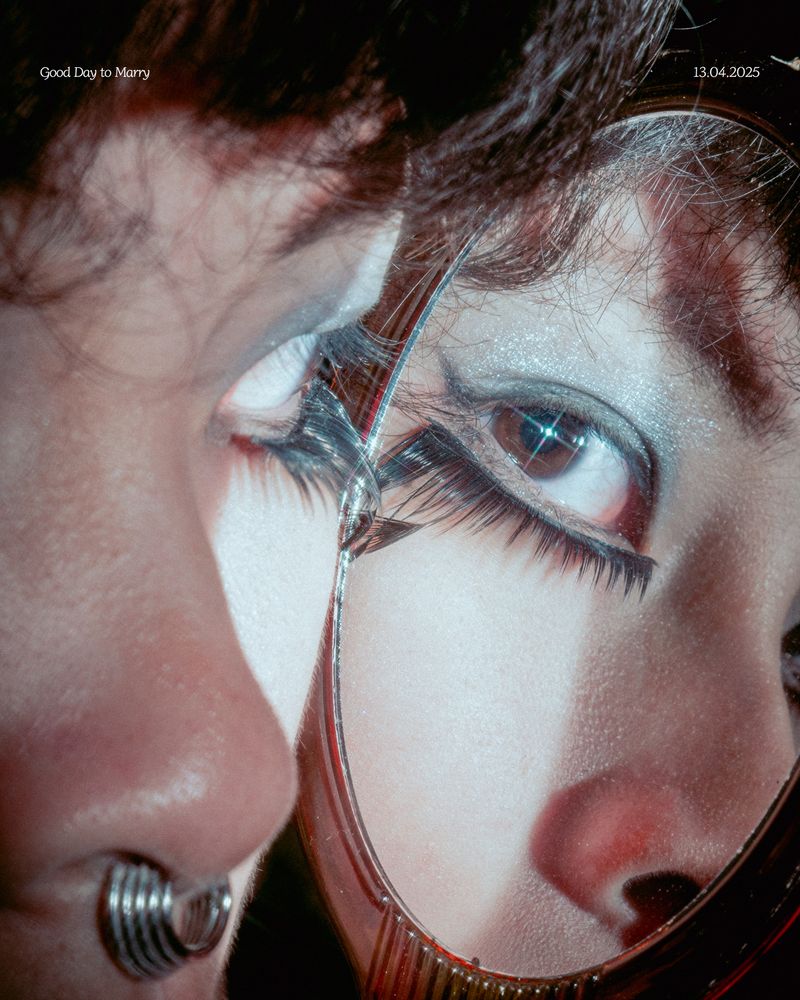 © Yu Zoe Cui - Couple 3 - Through the Mirror