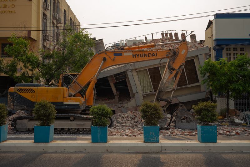 © Patrick Chengzhi Wang - Image from the Myanmar Earthquake photography project