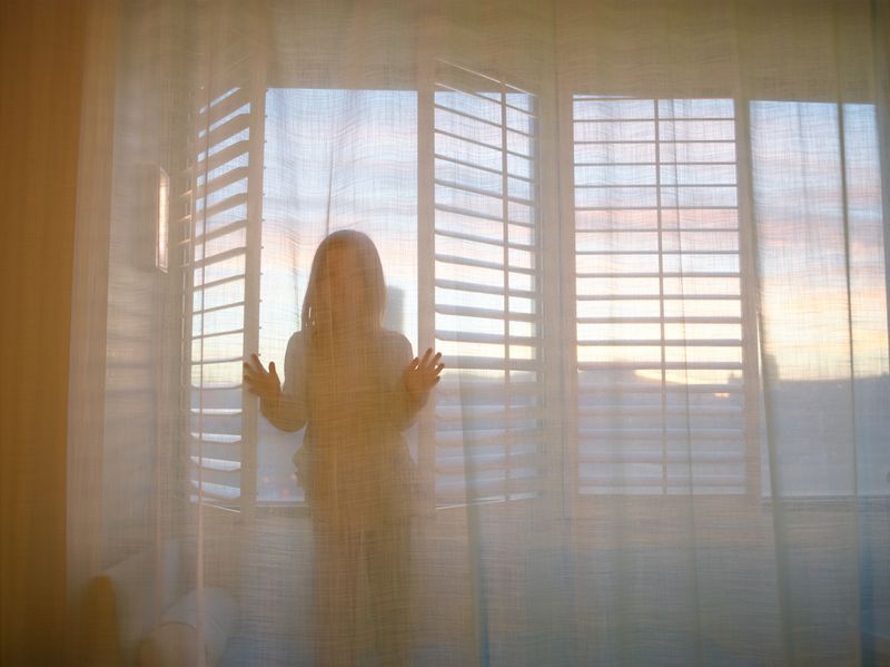 © Eri Morita - You wanted to play hide and seek in the hotel room in San Francisco.