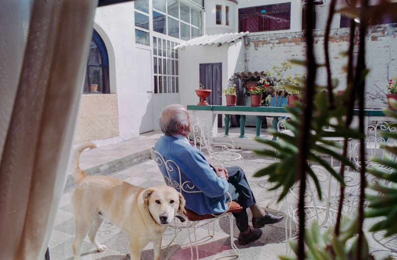 © María García - Image from the Secreto (When the house turned to indigo blue dust) photography project