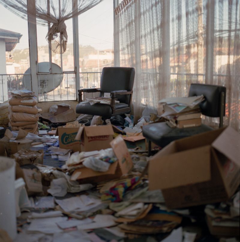 © María García - Image from the Secreto (When the house turned to indigo blue dust) photography project