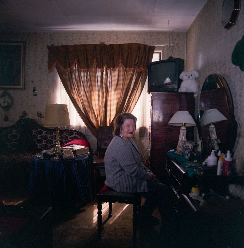 © María García - Image from the Secreto (When the house turned to indigo blue dust) photography project