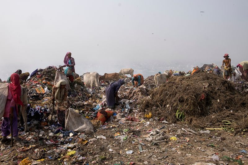 © Guido Arreghini - Image from the Bhalswa: The Temple of the modern Delhi photography project