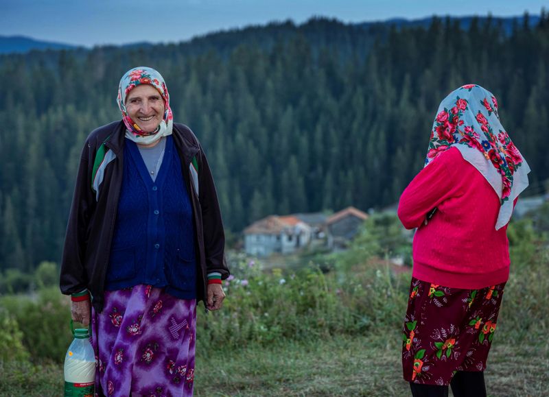 © Vladimir Karamazov - The neighbors