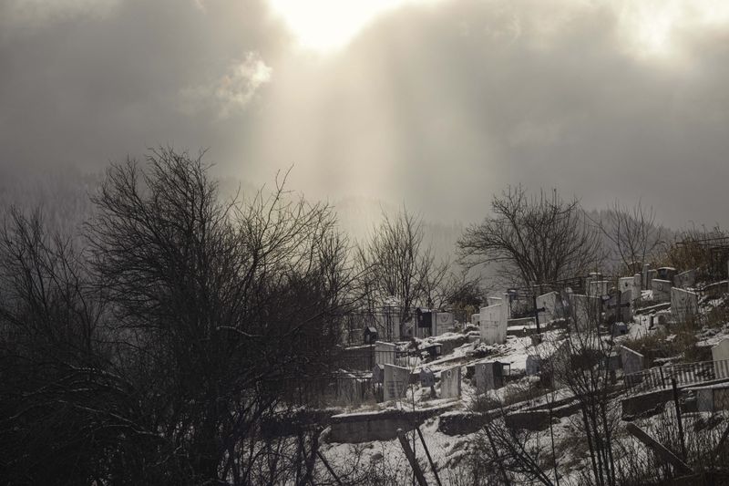 © Vladimir Karamazov - The cemetery that awaits them