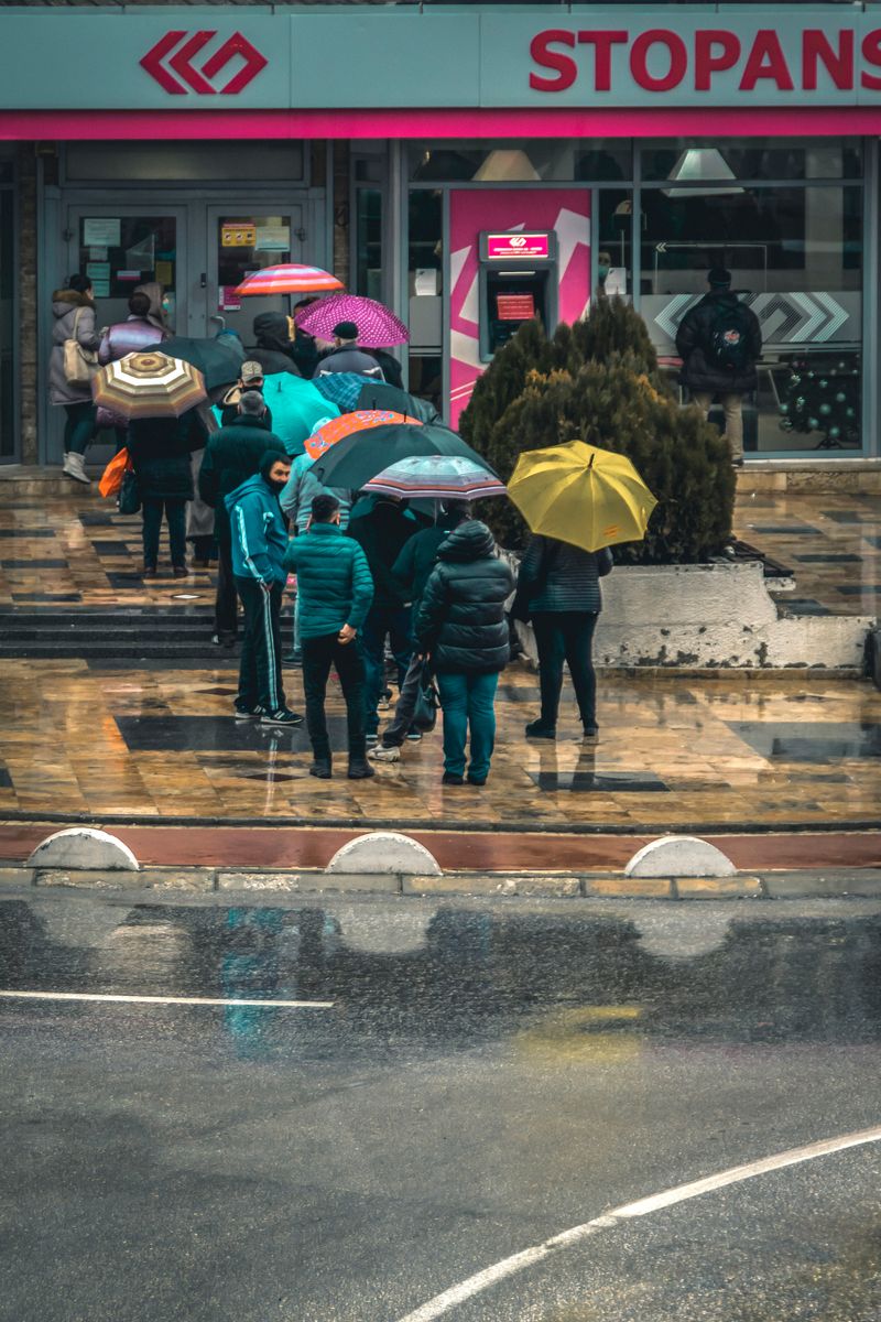 © Meri Boshkoska - Waiting line