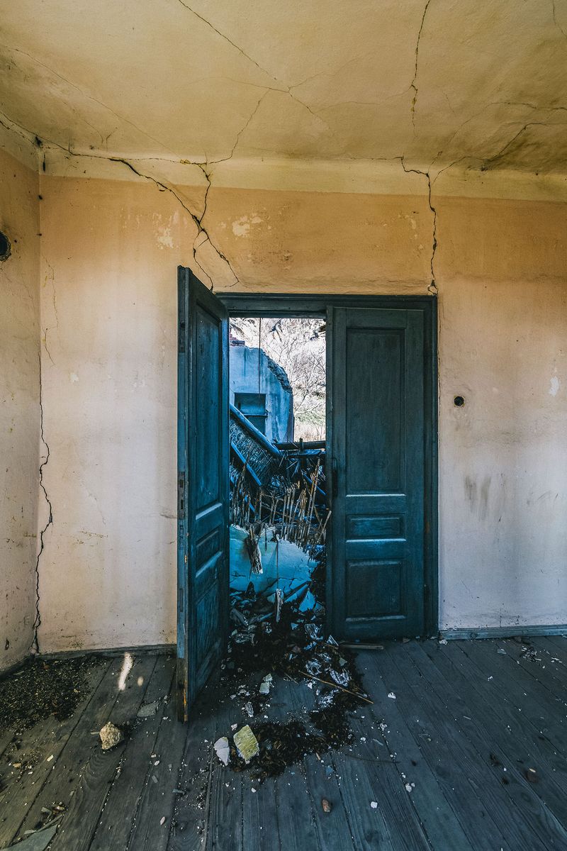 © Meri Boshkoska - Image from the THE MYSTERY OF ABANDONED PLACES photography project