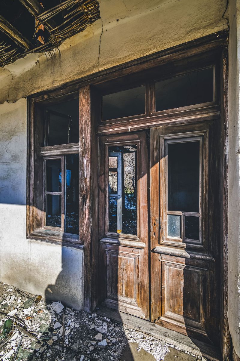 © Meri Boshkoska - Image from the THE MYSTERY OF ABANDONED PLACES photography project