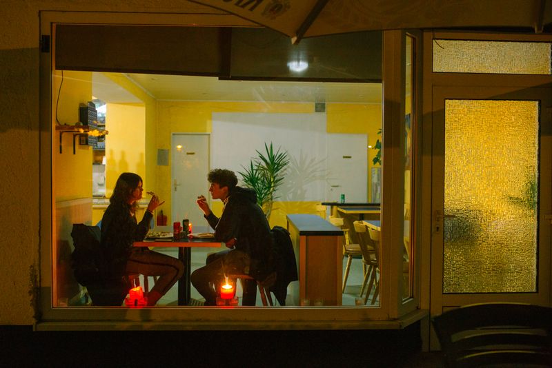 © Lea Franke - "Ronja and Lars eat at the snack bar in the village"