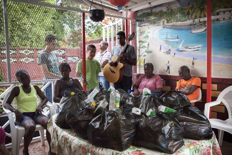 © Morgan Fache - Annual food distribution for the Chagossiens Community, members from a Catholic association.