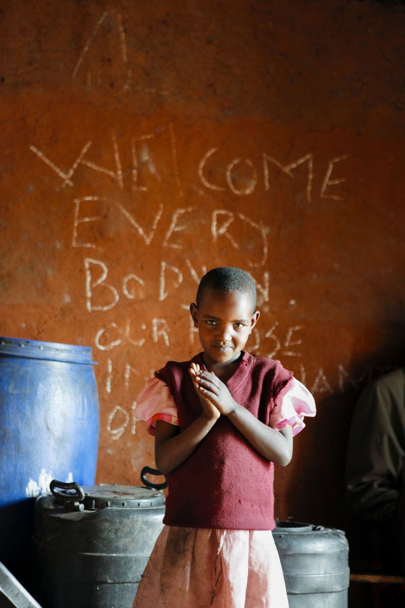 © Anja Ligtenberg - Image from the Pongezi, Girl to woman without a knife photography project