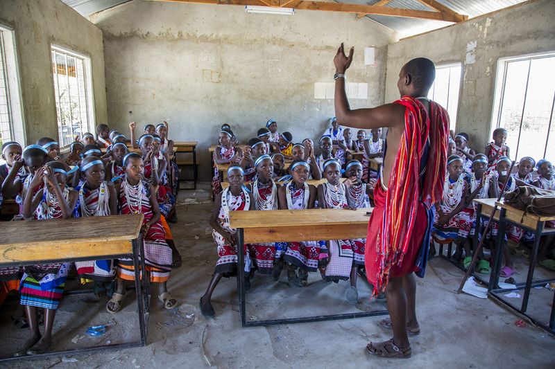 © Anja Ligtenberg - Image from the Pongezi, Girl to woman without a knife photography project