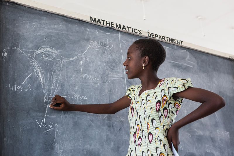 © Anja Ligtenberg - Image from the Pongezi, Girl to woman without a knife photography project