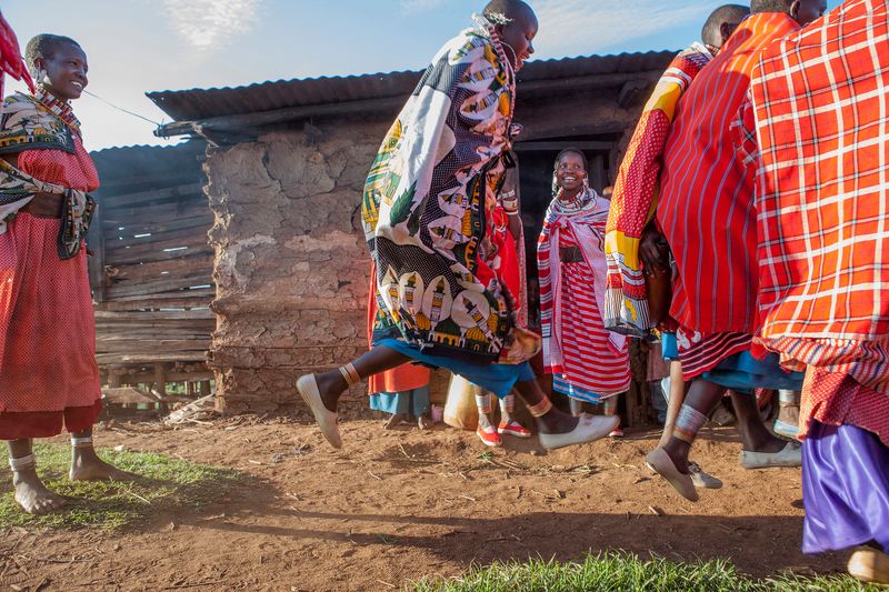 © Anja Ligtenberg - Image from the Pongezi, Girl to woman without a knife photography project