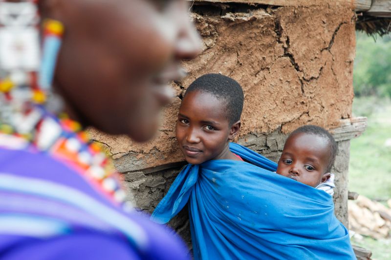 © Anja Ligtenberg - Image from the Pongezi, Girl to woman without a knife photography project