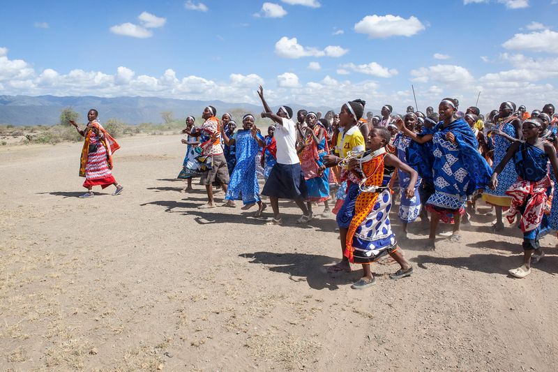© Anja Ligtenberg - Image from the Pongezi, Girl to woman without a knife photography project
