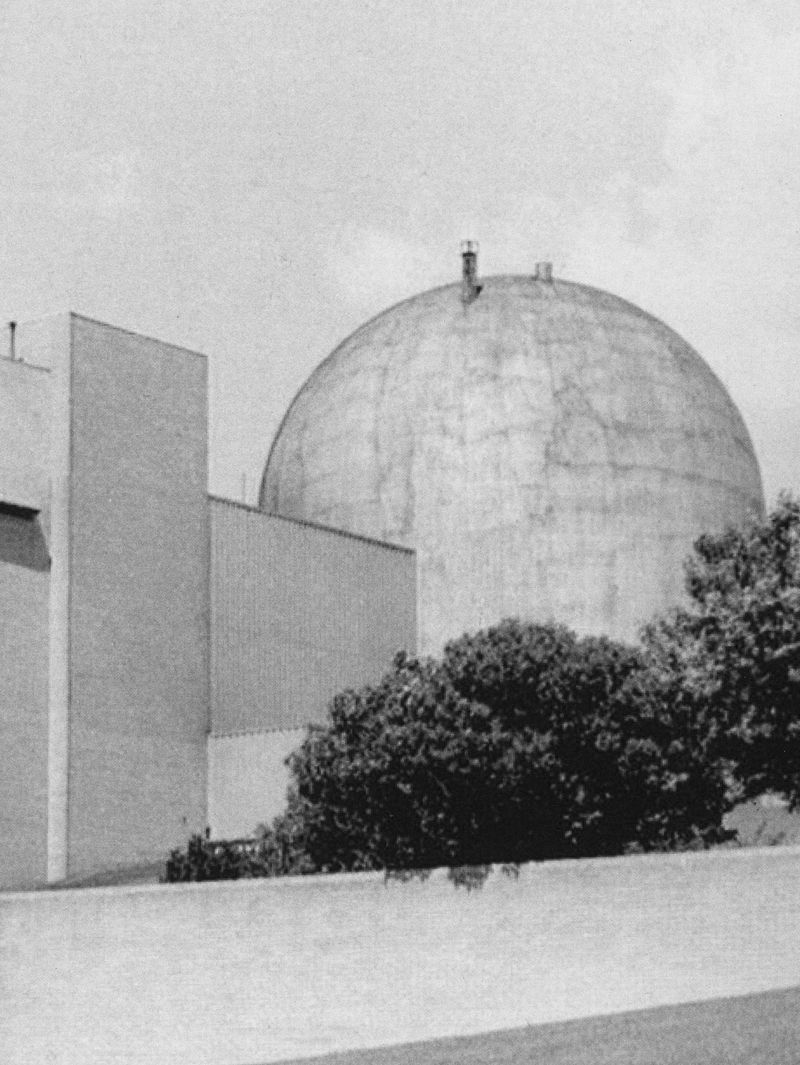 © Edward Nurton - Image from the THE ELEPHANT'S FOOT photography project