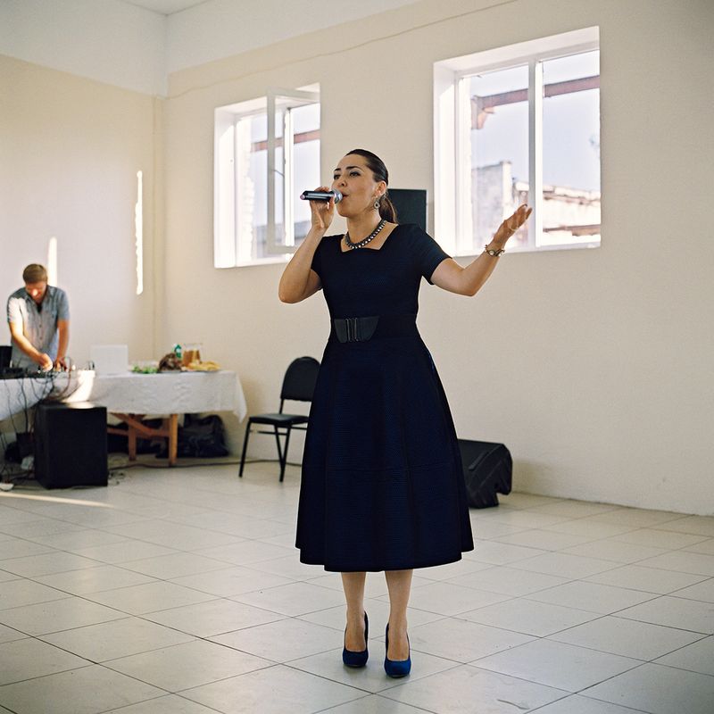 © Anne Leroy - A singer at Natacha and Diniz' wedding. Gudauta, Abkhazia, Georgia - 10/2015