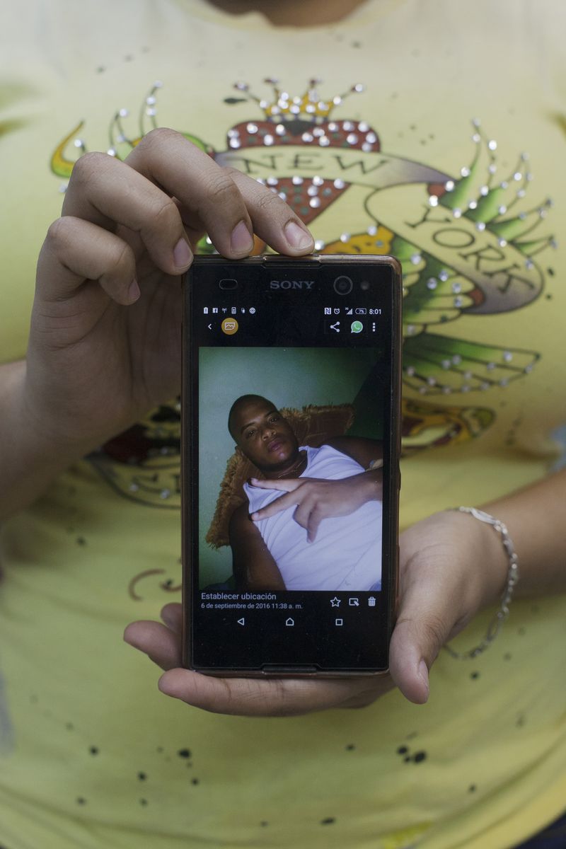 © Cristóbal Olivares - Image from the DISTANCE LOVE photography project