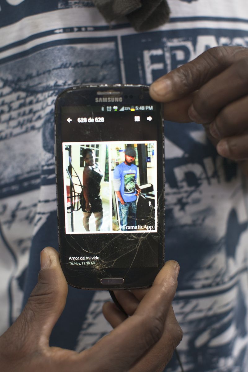 © Cristóbal Olivares - Image from the DISTANCE LOVE photography project