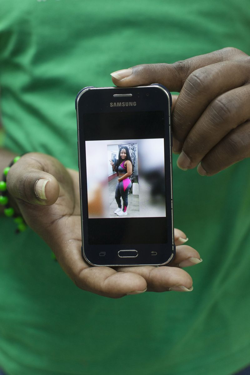 © Cristóbal Olivares - Image from the DISTANCE LOVE photography project