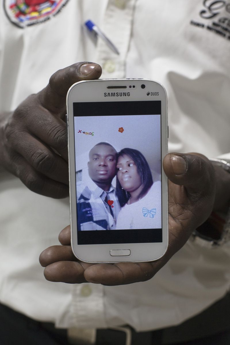 © Cristóbal Olivares - Image from the DISTANCE LOVE photography project