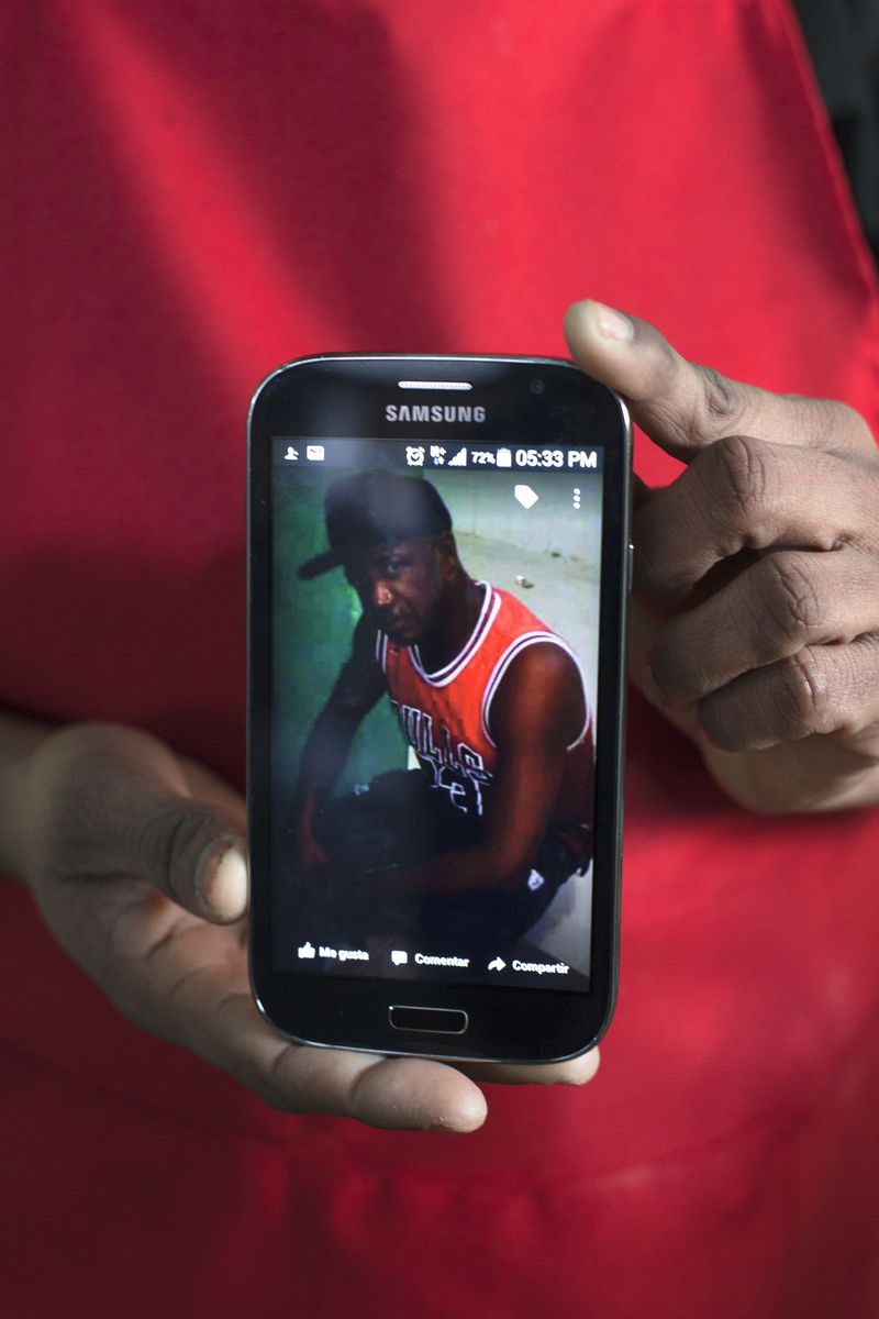 © Cristóbal Olivares - Image from the DISTANCE LOVE photography project