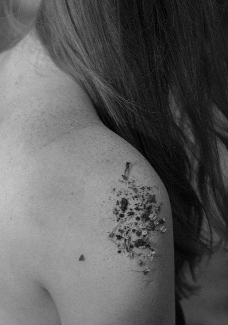 © Victoria Viprada Balaban - Image from the Through touch. photography project