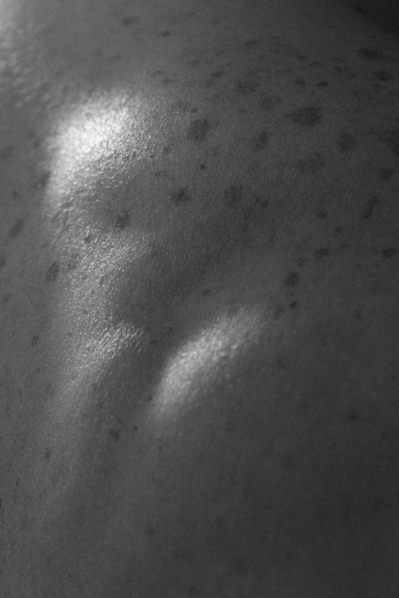 © Victoria Viprada Balaban - Image from the Through touch. photography project