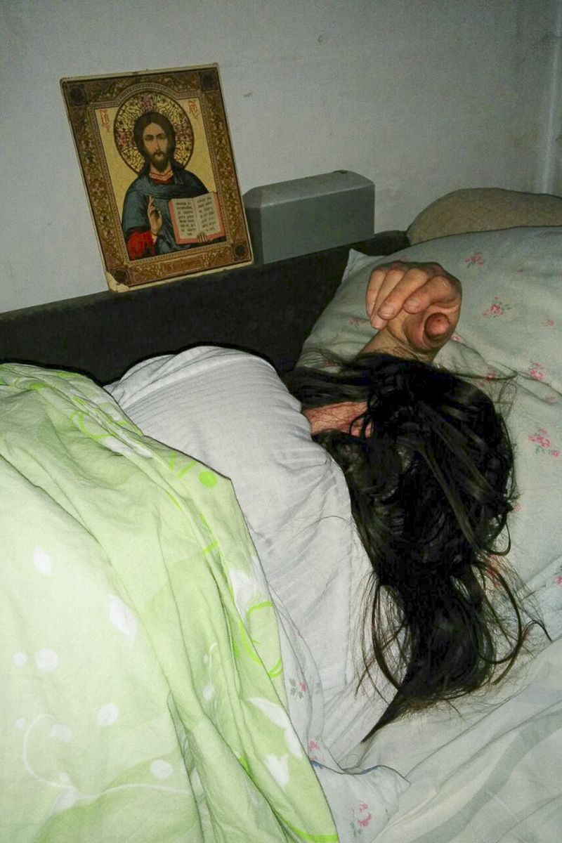 © Olga Bushkova - Image from the a photo at 12.00 photography project