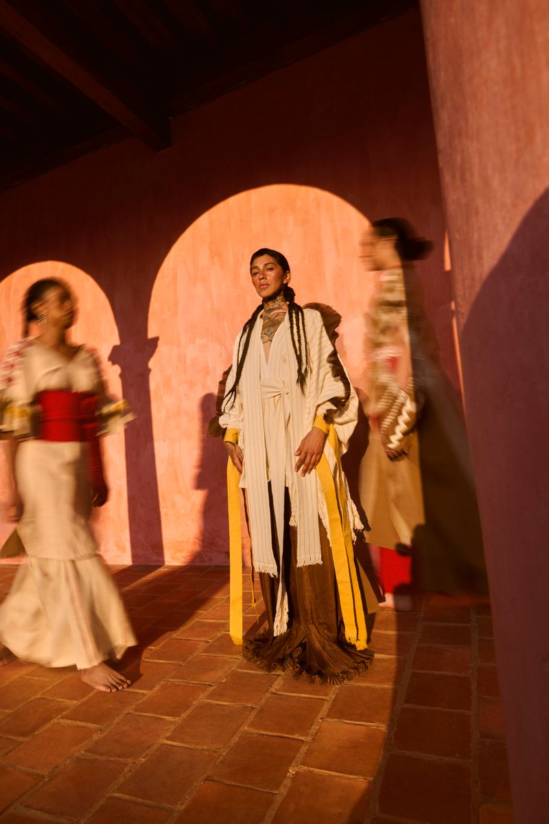 © Ximena del Valle - Atardecer, Viento y Montaña