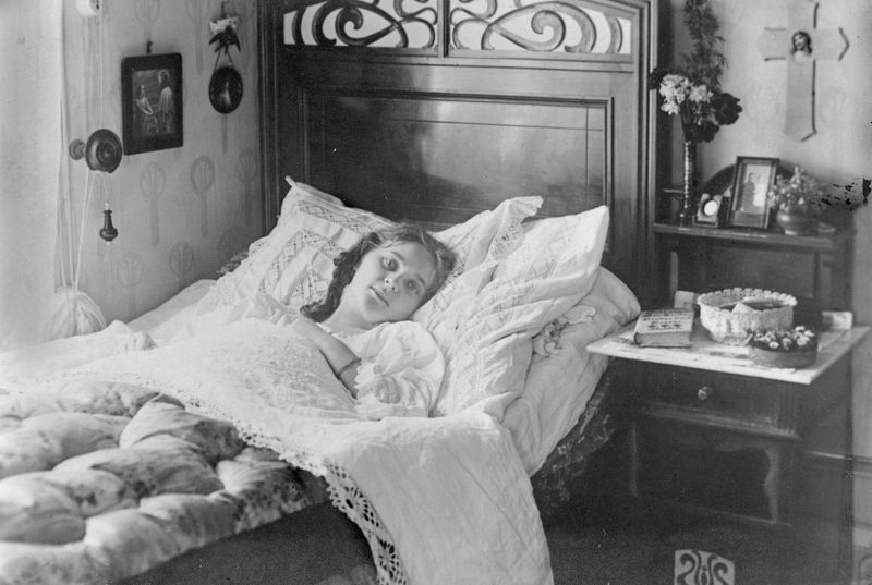 © Cheryl Newman - Image from the Sick In Bed photography project