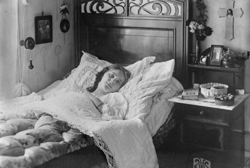 © Cheryl Newman - Image from the Sick In Bed photography project