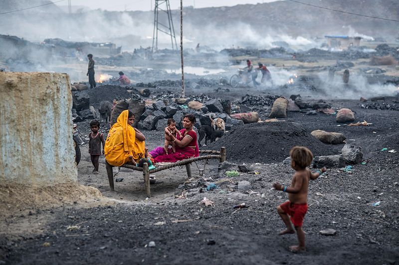 © Valerie Leonard - Image from the BLACK HELL photography project