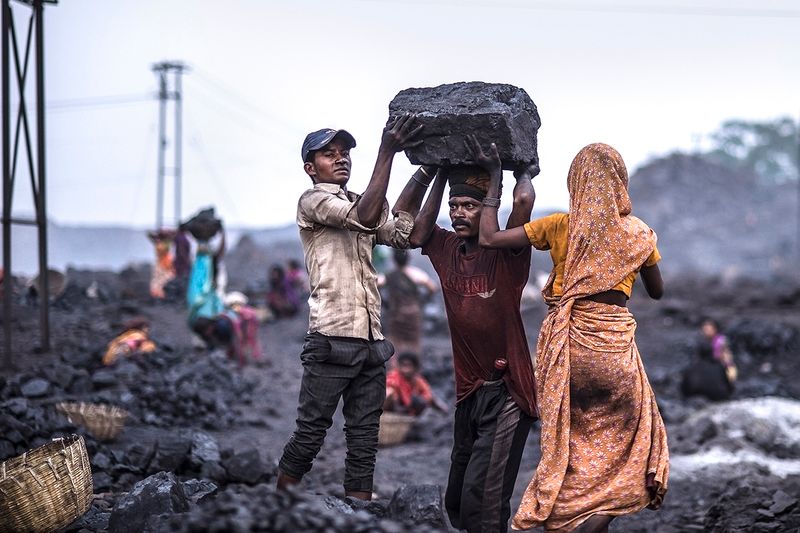 © Valerie Leonard - Image from the BLACK HELL photography project