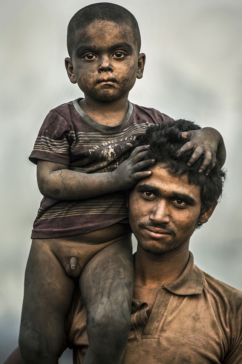 © Valerie Leonard - Image from the BLACK HELL photography project