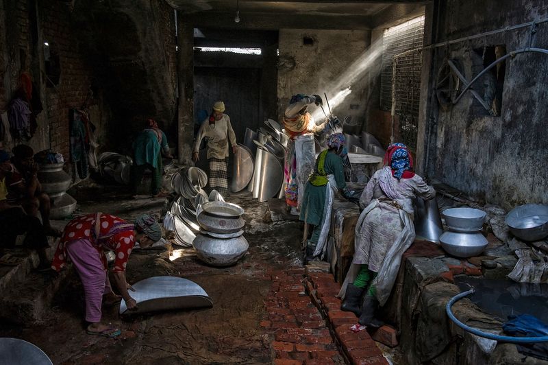 © Valerie Leonard - Image from the SILVER HANDS photography project