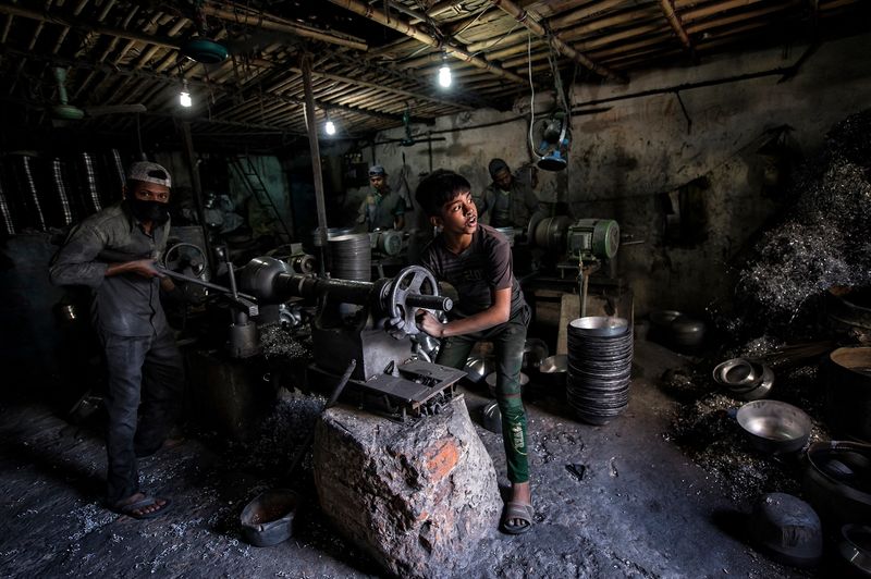 © Valerie Leonard - Image from the SILVER HANDS photography project