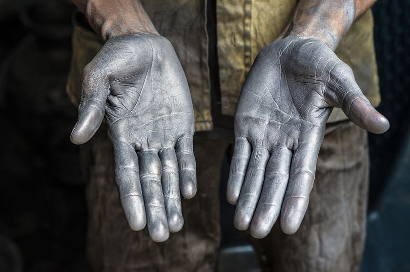 © Valerie Leonard - Image from the SILVER HANDS photography project