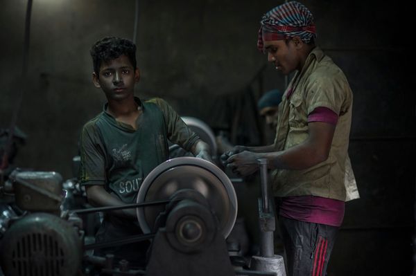 © Valerie Leonard - Image from the SILVER HANDS photography project