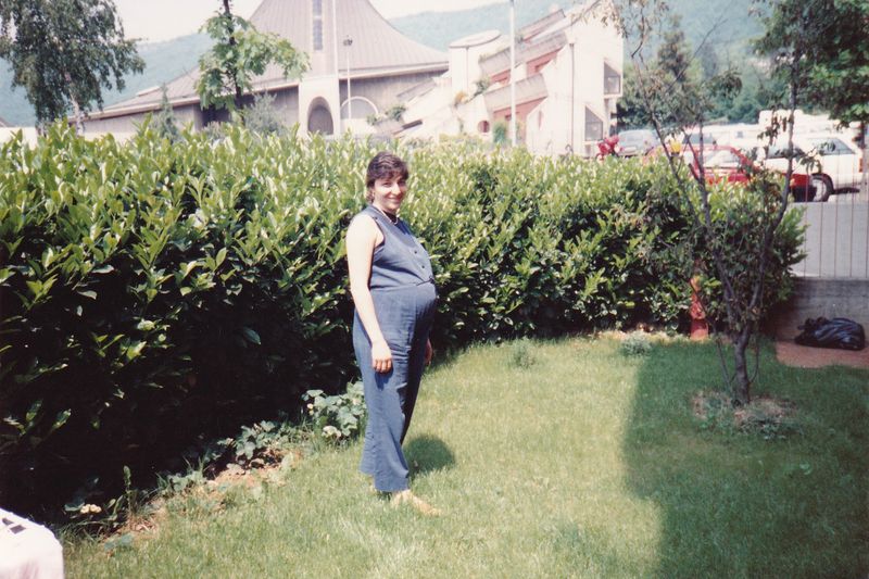 © Maria Vittoria Desiato - Mom pregnant with my brother Antonio. Bergamo, 1992.