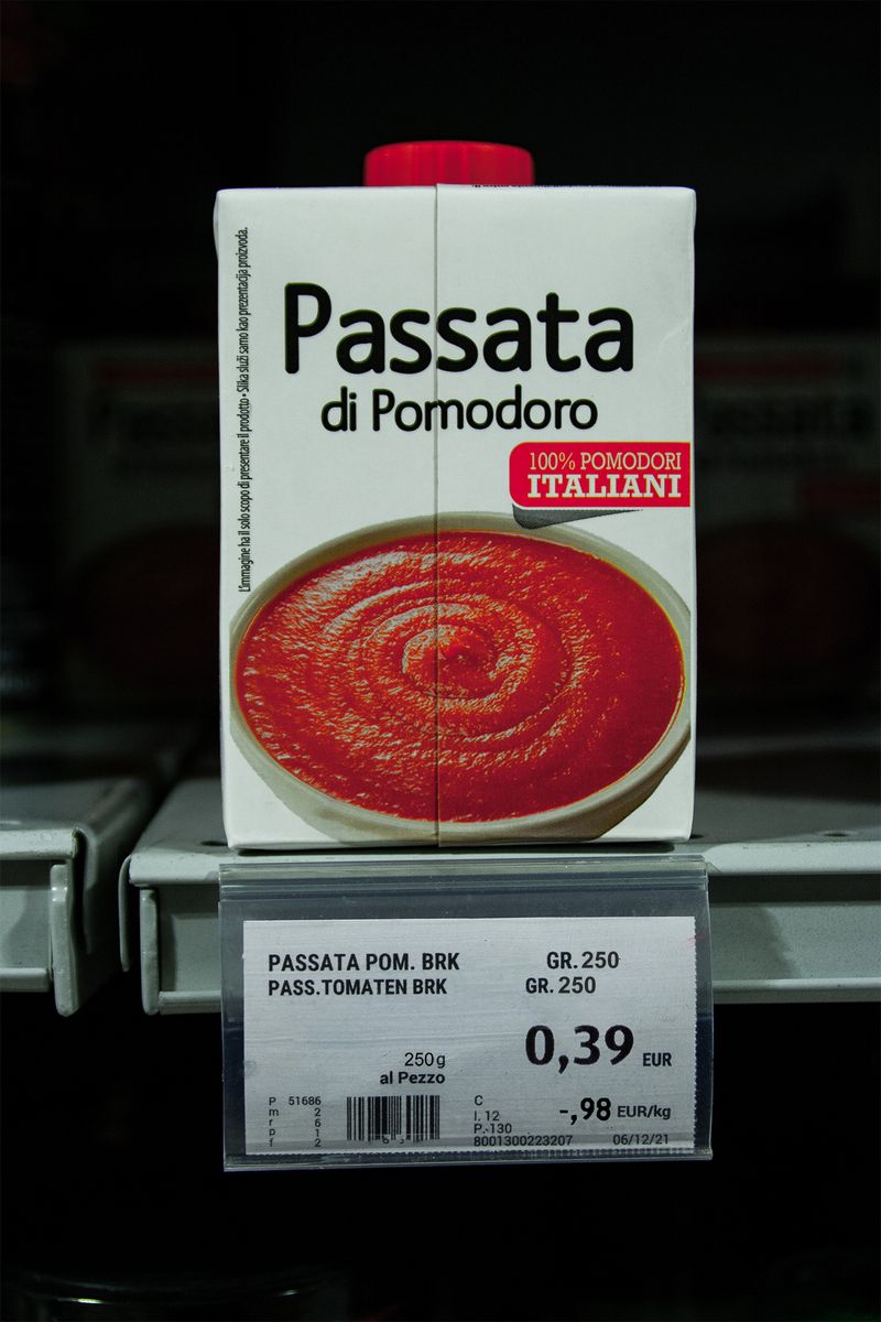 © Matteo Falcone - Tomato sauce found in a supermarket in North Italy at the cost of €0,39