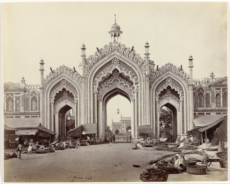 © Samuel Bourne, Husainabad gate in Lucknow, Uttar Pradesh, India, 1864-1866. Rijksmuseum.