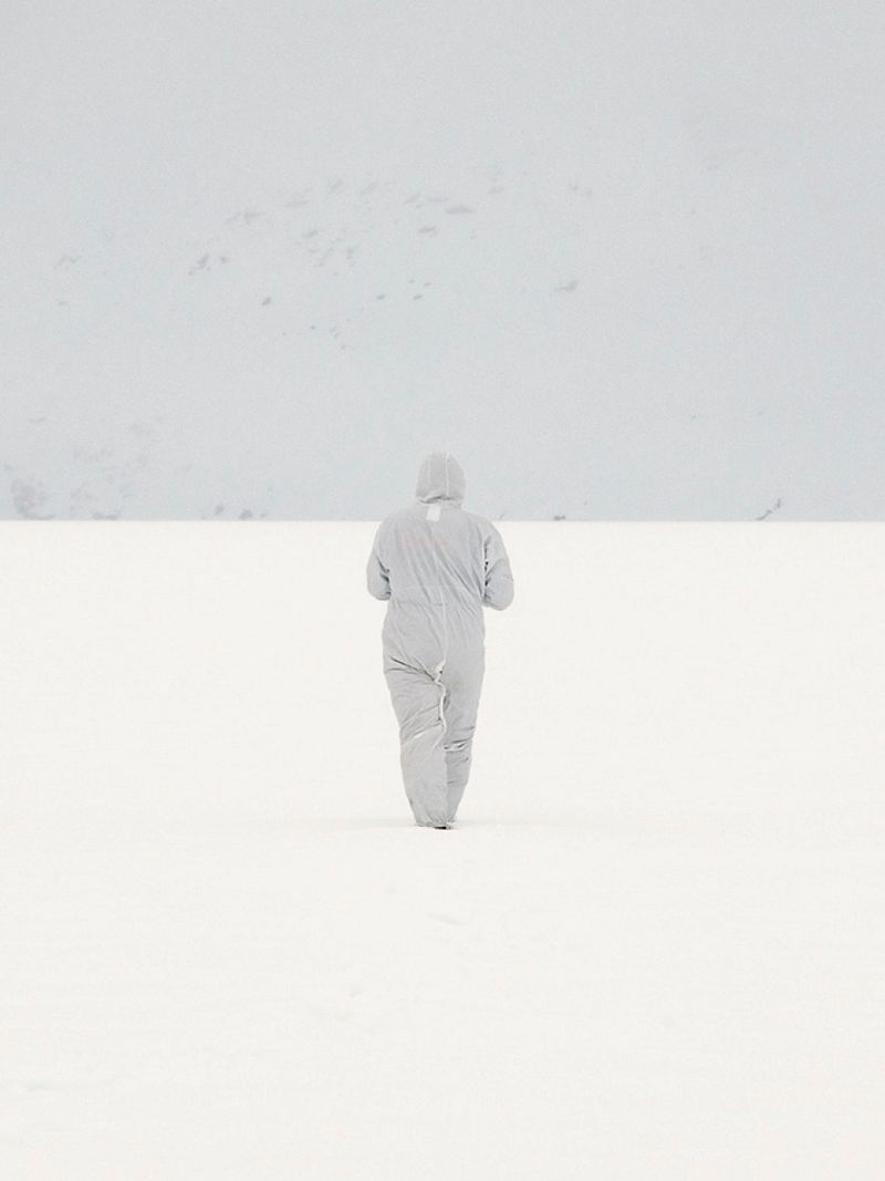 © La Línea Blanca – The White Line by Rosa Rodriguez,selfpublished