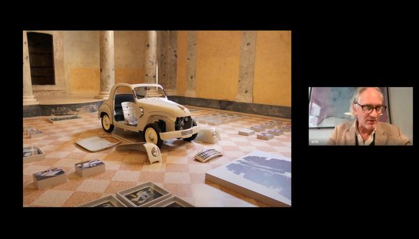 Screenshot from a Seminar by Erik Kessels, CURAE 2023/24